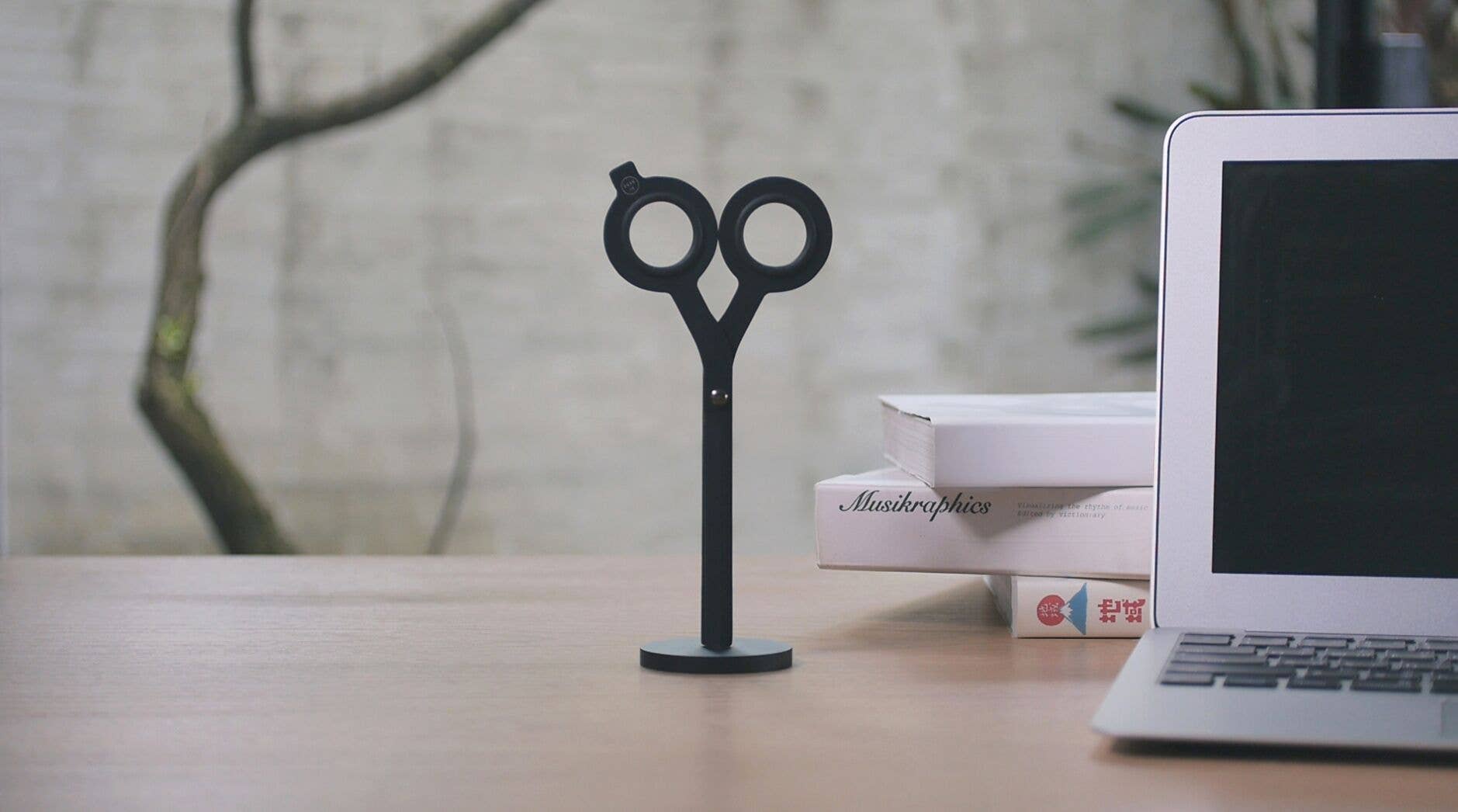 Black Scissors-DutchMills