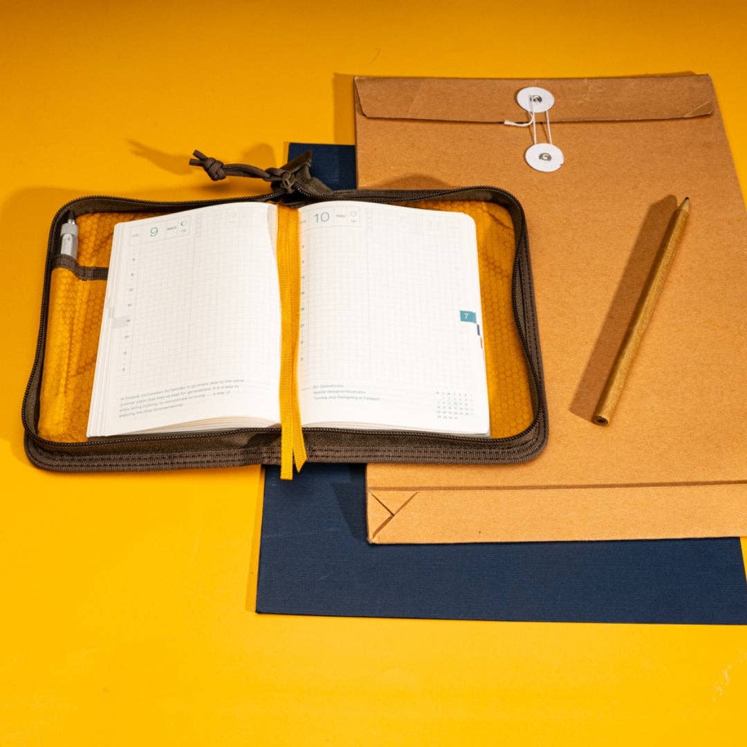 Field Folio A6: Bumblebee-DutchMills