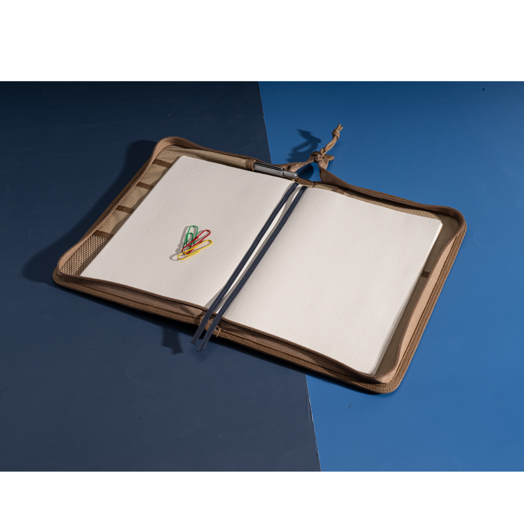 Field Folio B5: Navy Cream-DutchMills