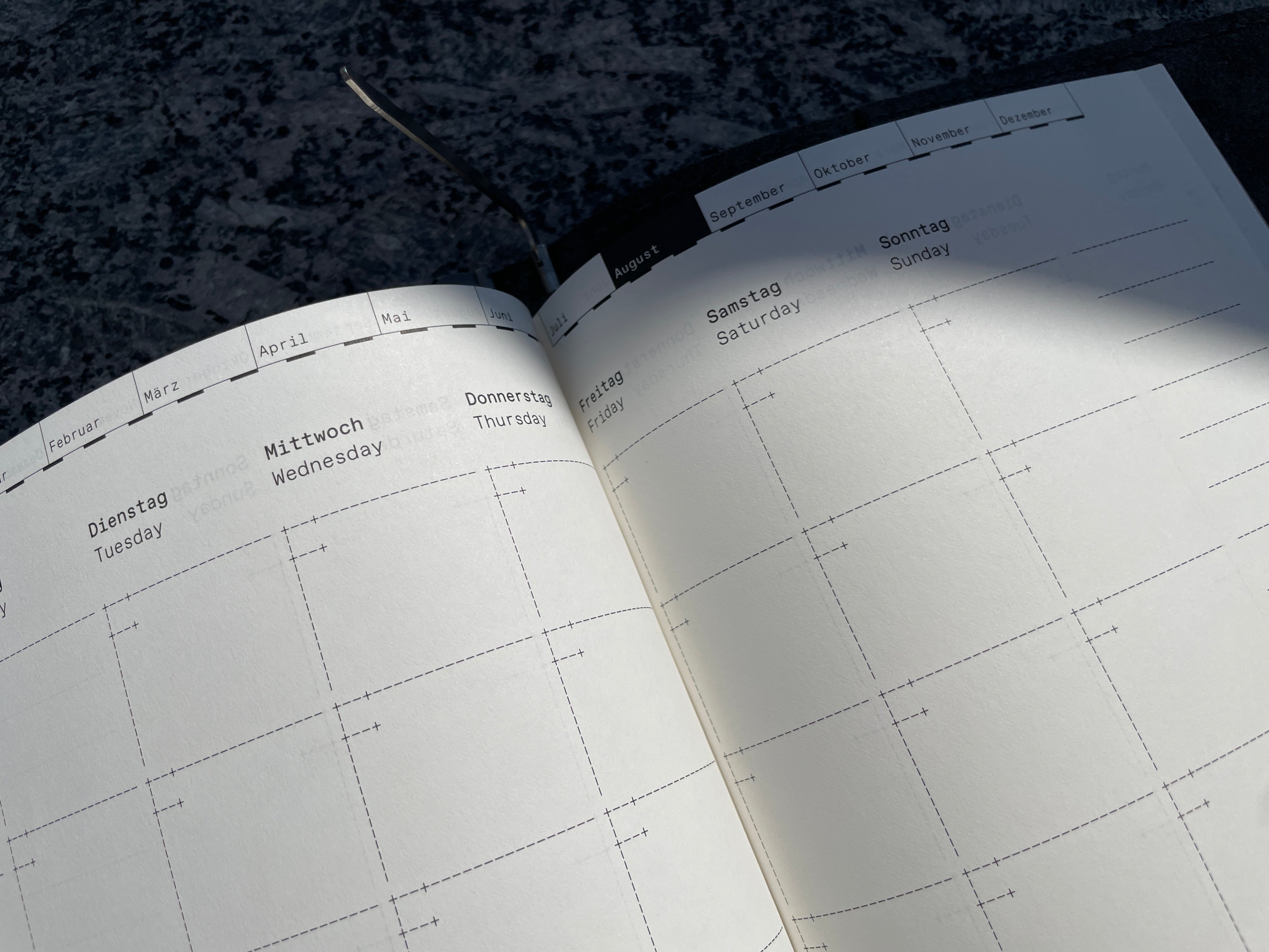 Roterfaden - Monthly Calendar-DutchMills
