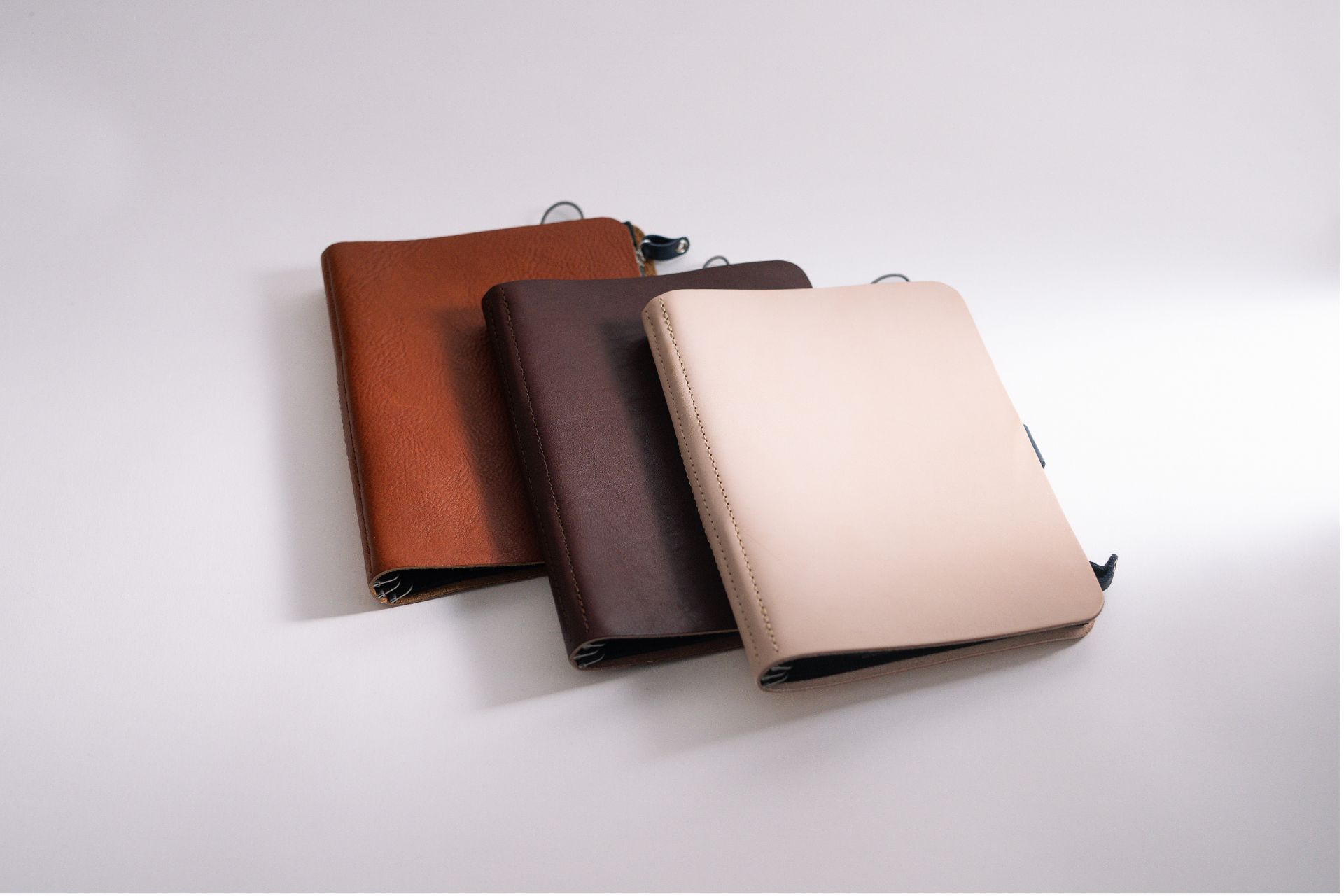 Roterfaden - Taschenbegleiter - Leather SOL_23 - M-Taschenbegleiter-DutchMills