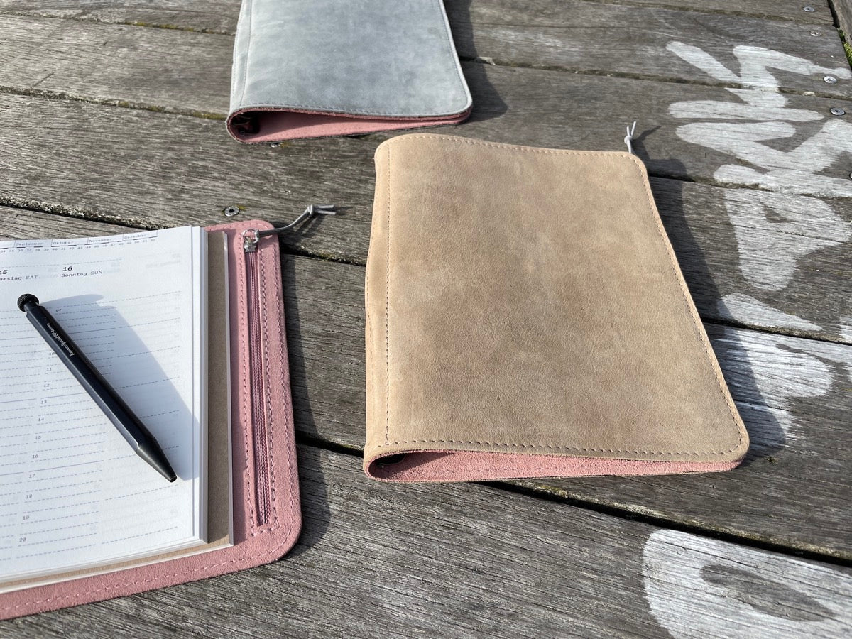 Roterfaden - Taschenbegleiter - Leather SO_23 - B6-Taschenbegleiter-DutchMills