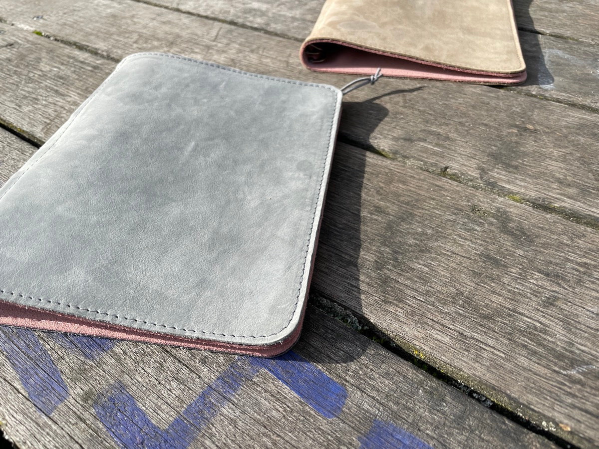 Roterfaden - Taschenbegleiter - Leather SO_23 - B6-Taschenbegleiter-DutchMills