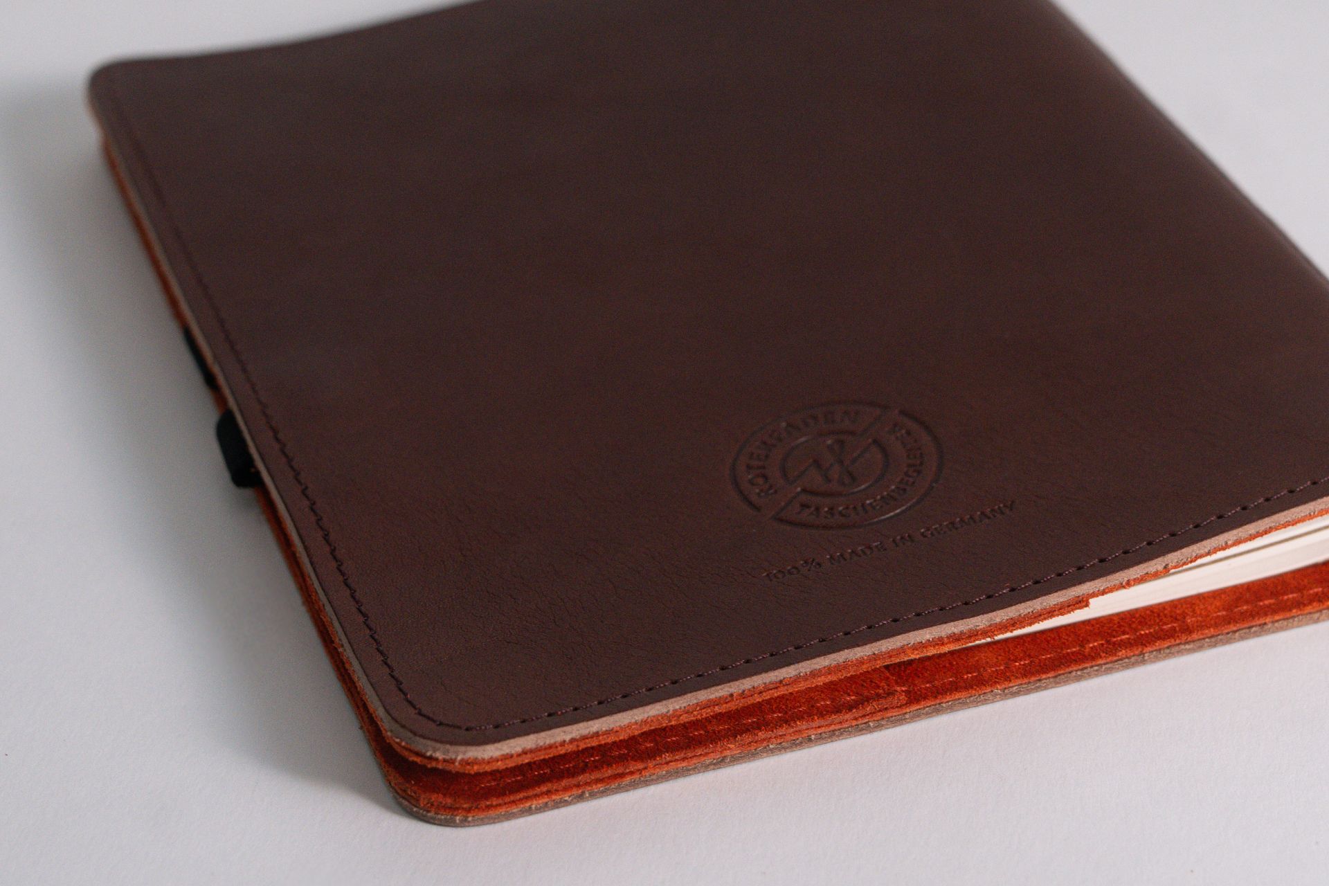 Roterfaden - Taschenbegleiter - Leather WK_24 - Medium-Taschenbegleiter-DutchMills