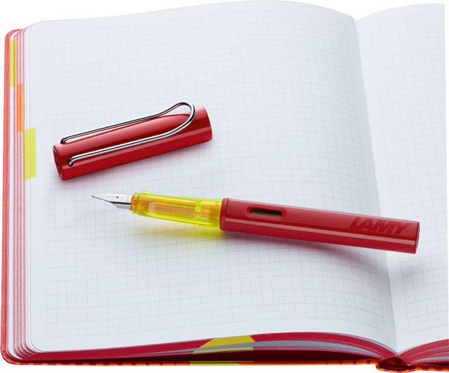 LAMY - AL-star glossy red - Vulpen met Notebook-Vulpen-DutchMills