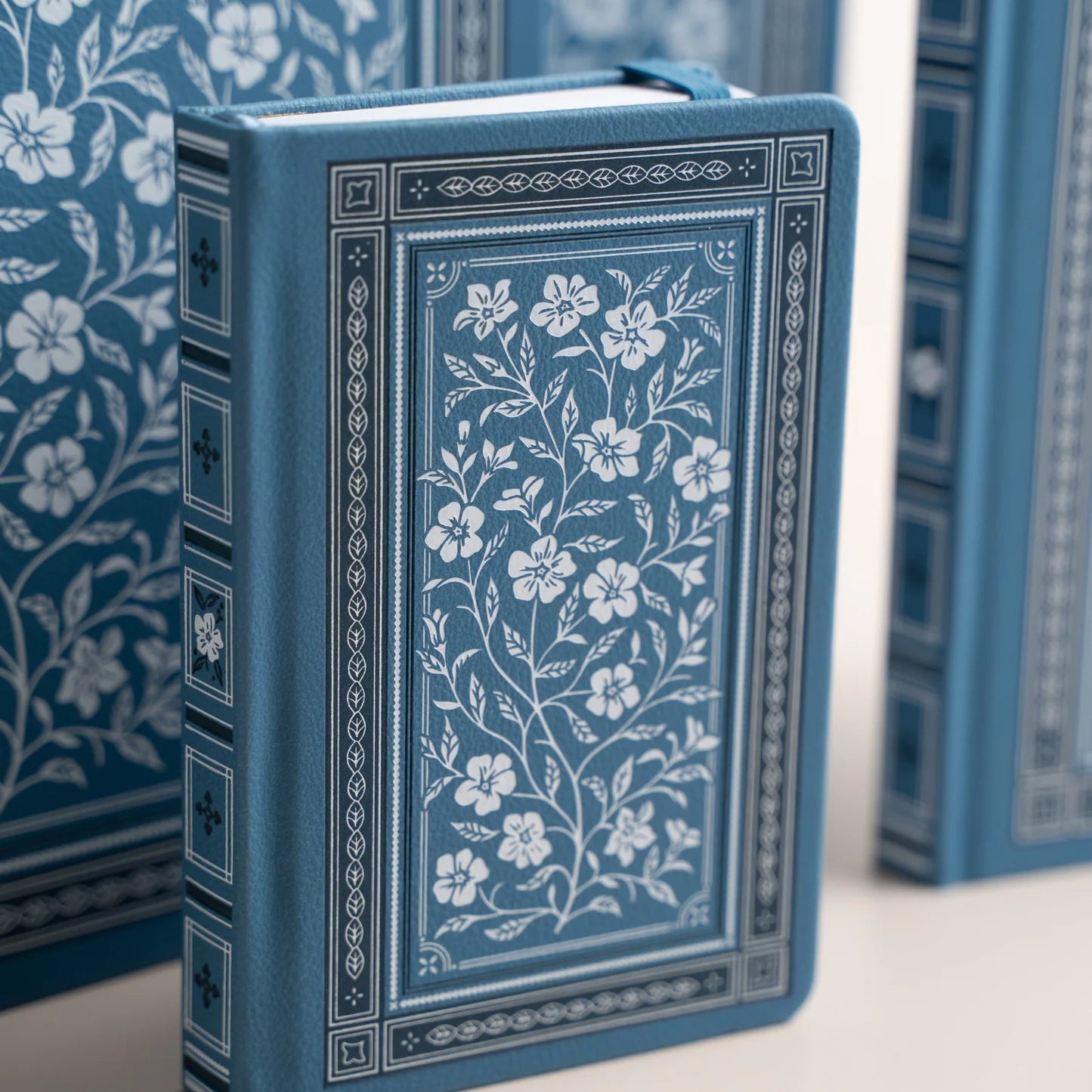 Archer & Olive - B5 Wild Periwinkle Dot Grid Notebook-Notitieboek-DutchMills