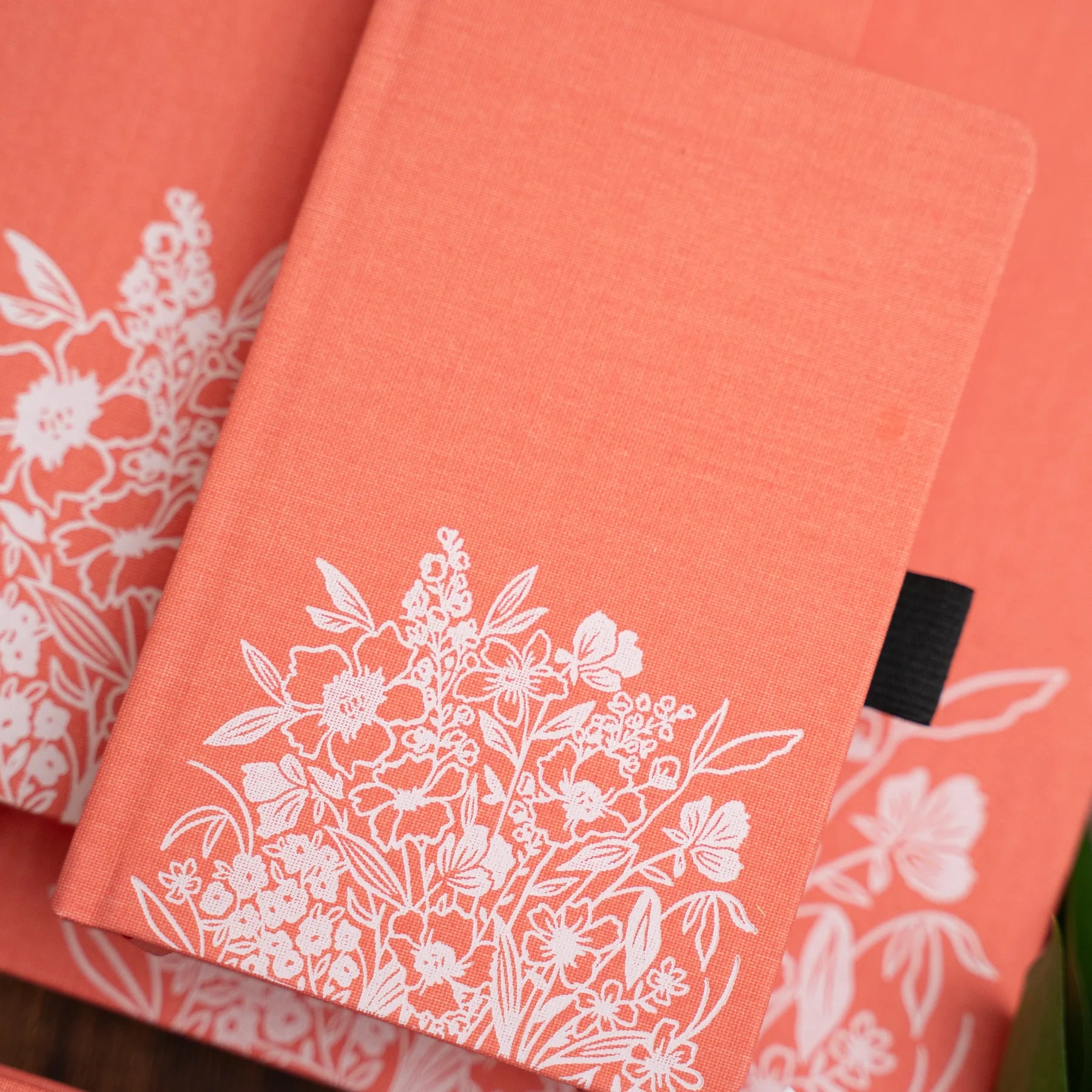 Archer & Olive - B5 Wildflowers Dot Grid Notebook-Notitieboek-DutchMills