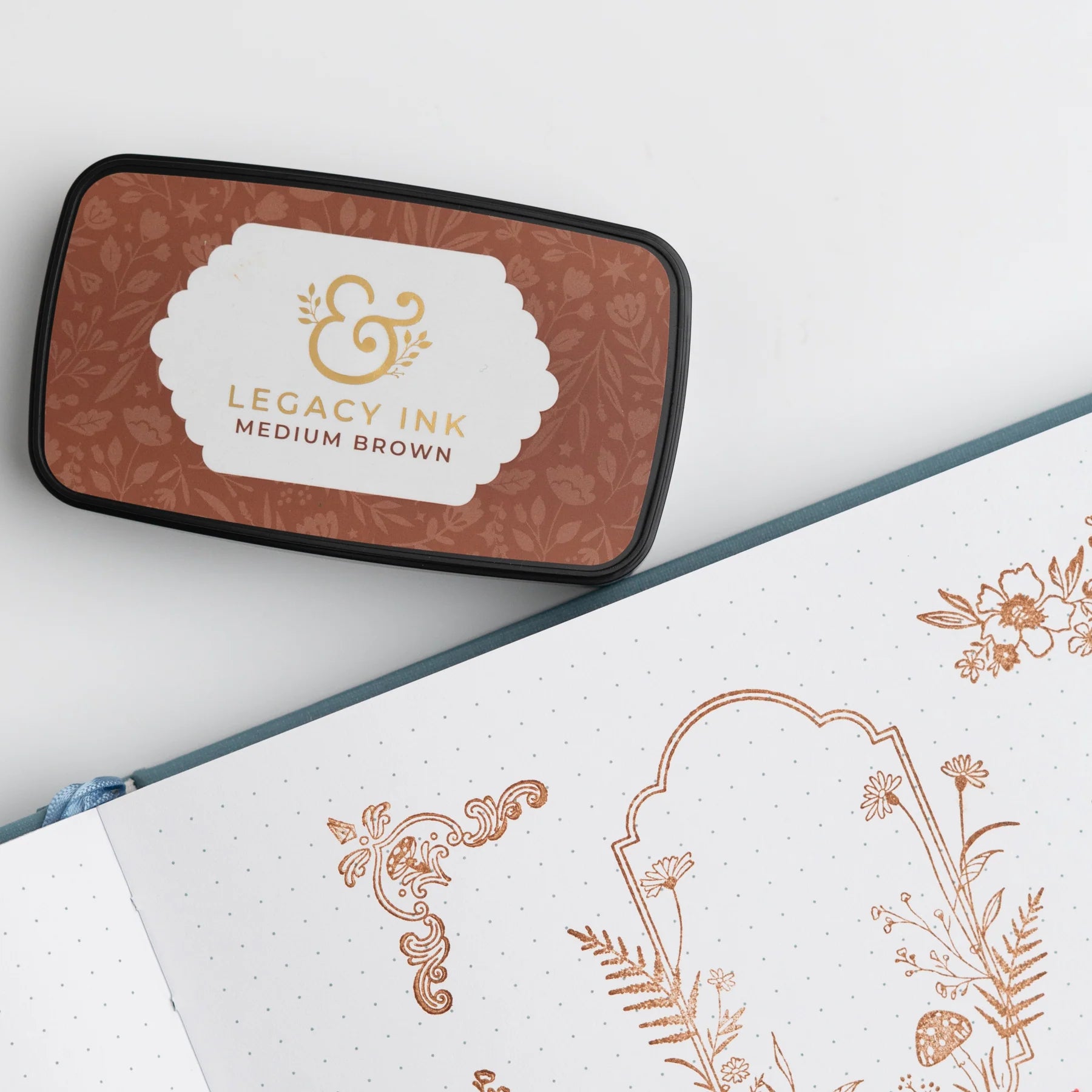 Archer & Olive - Legacy Ink Pad - Medium Brown-Stempelkussen-DutchMills