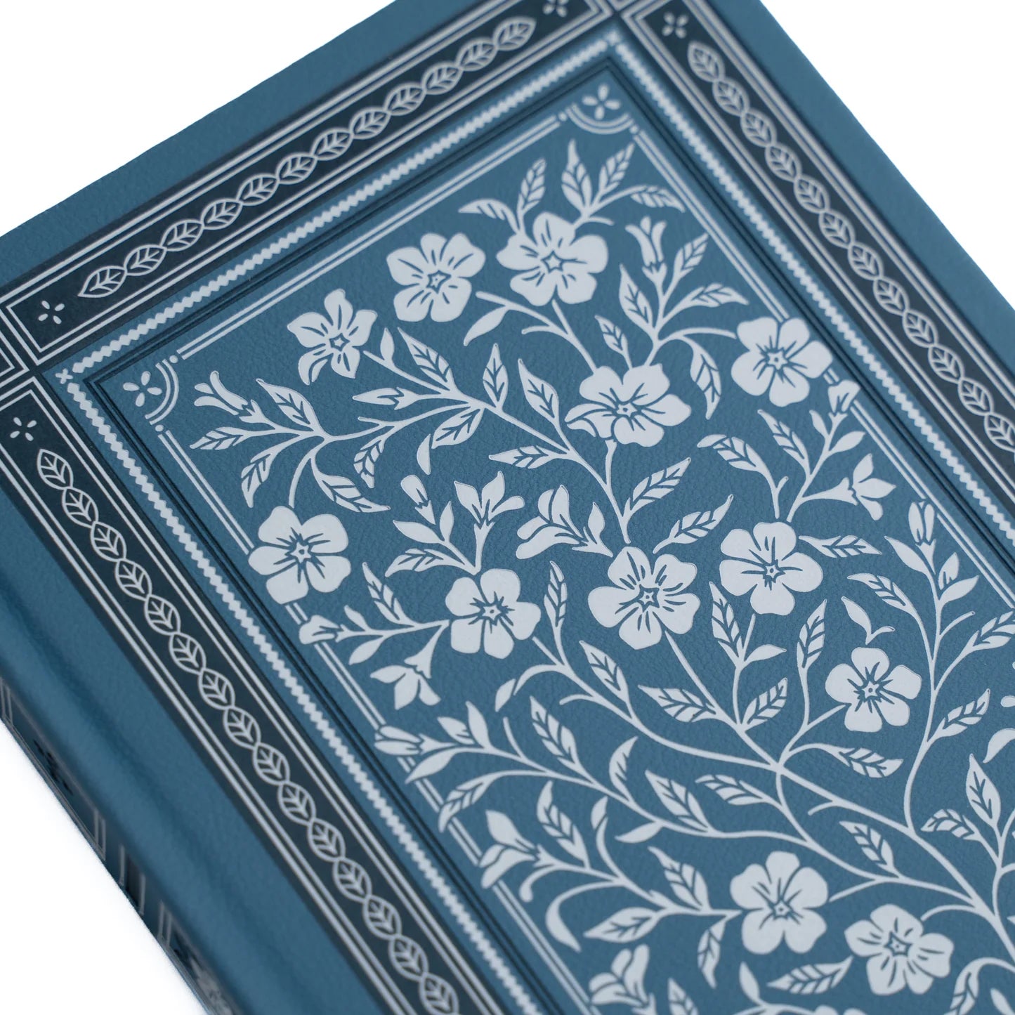 Archer & Olive - Traveler's Wild Periwinkle Dot Grid Notebook-Notitieboek-DutchMills