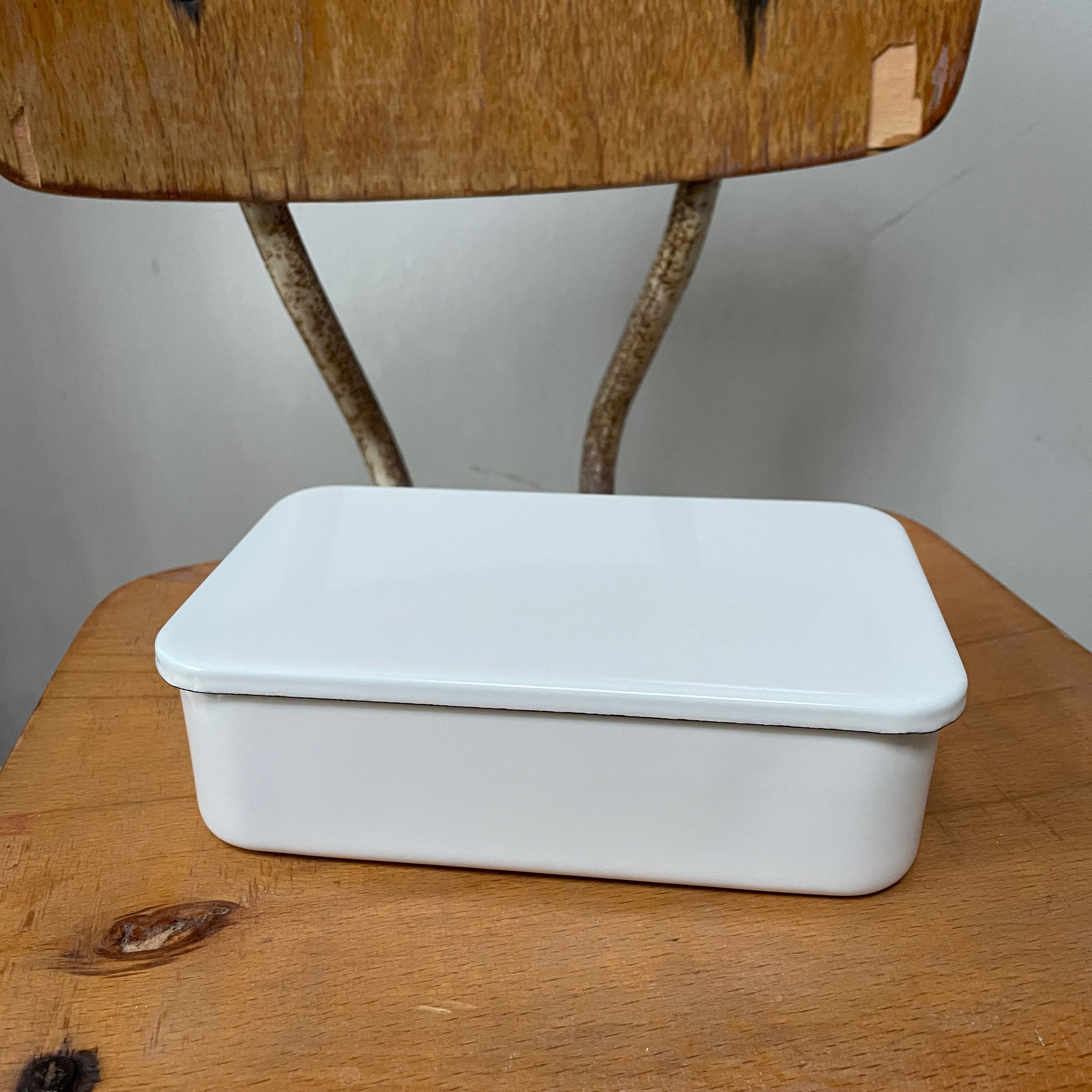 Classiky - Enameled lunch box (white)-Opbergen-DutchMills