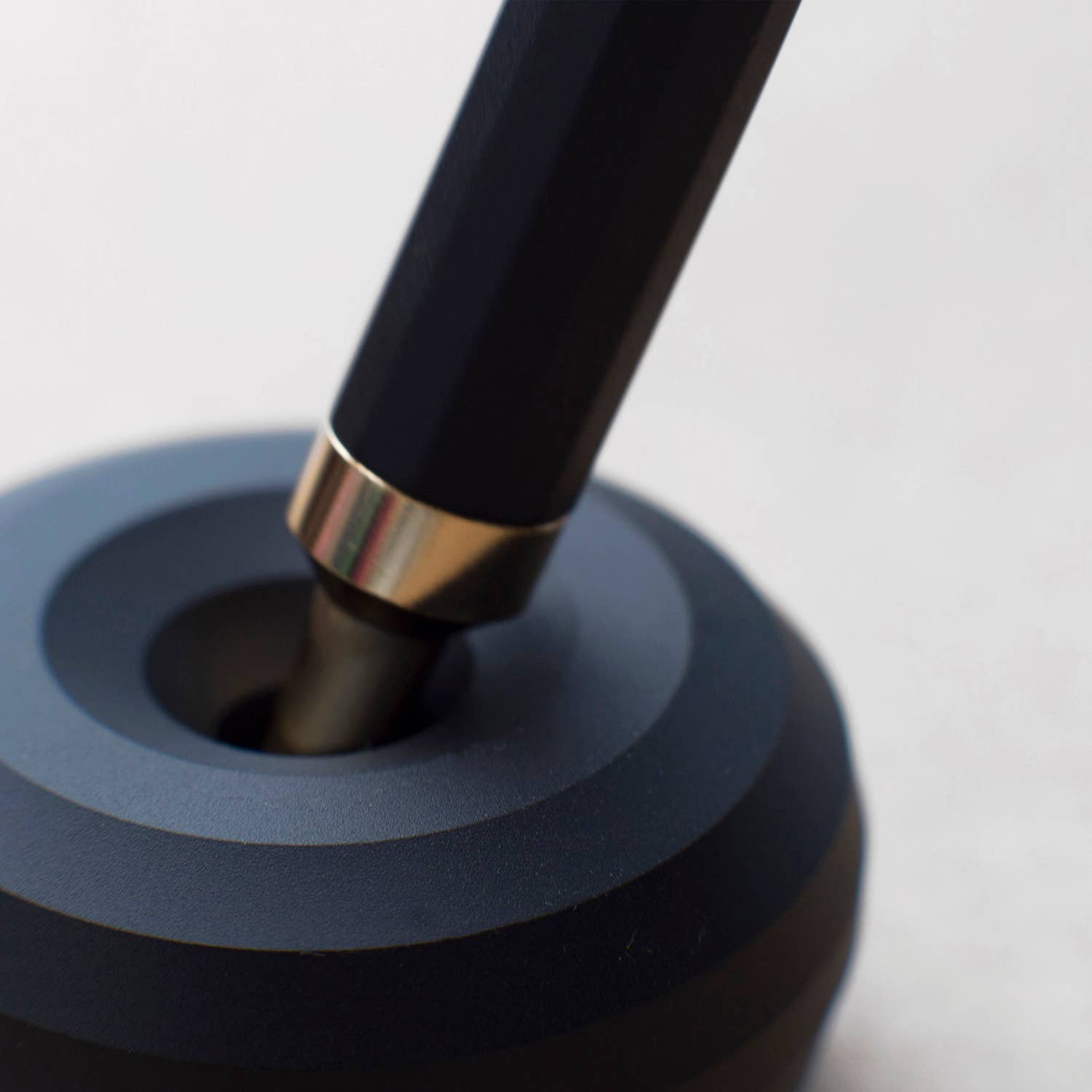 Paperweight/Pen holder Black-DutchMills