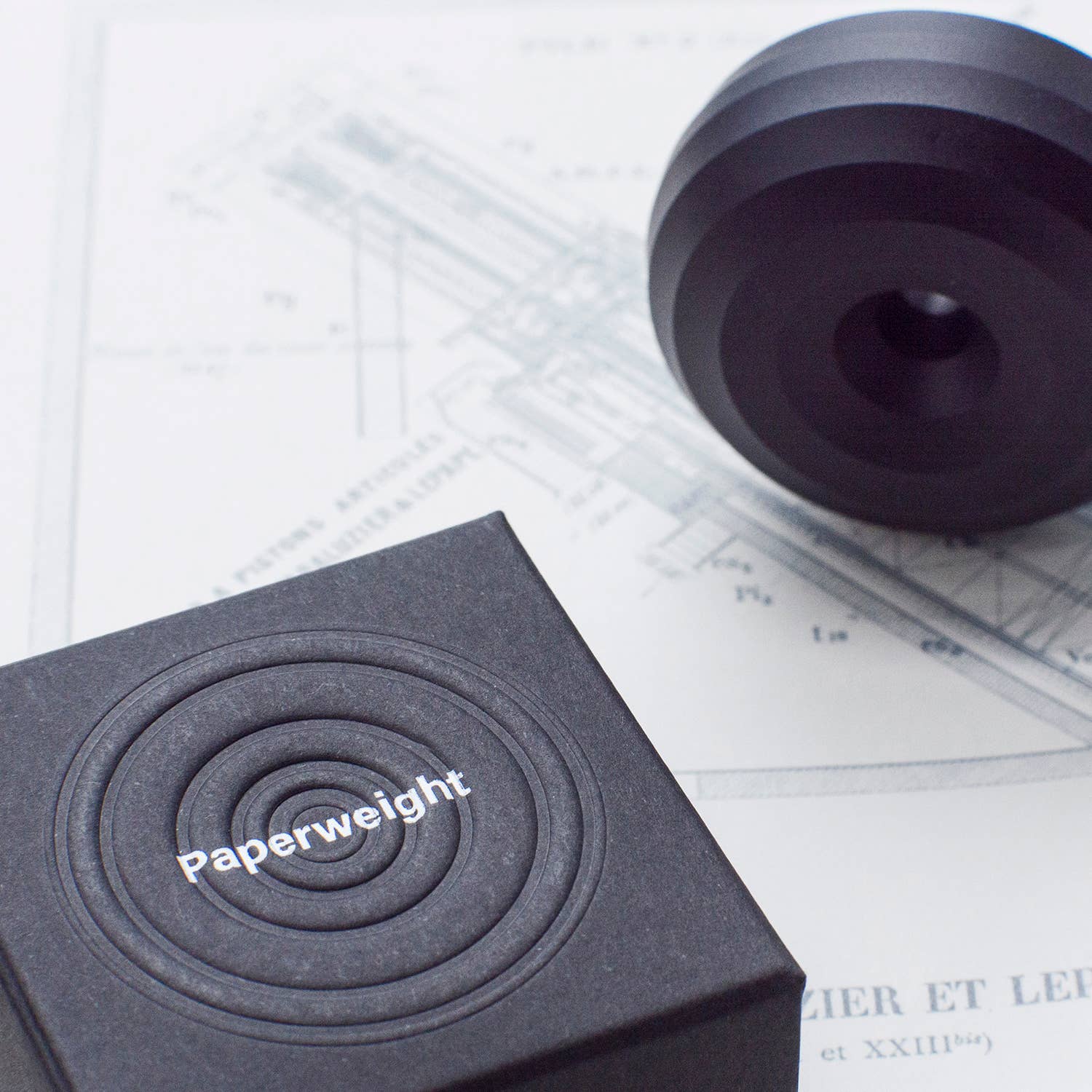 Paperweight/Pen holder Black-DutchMills