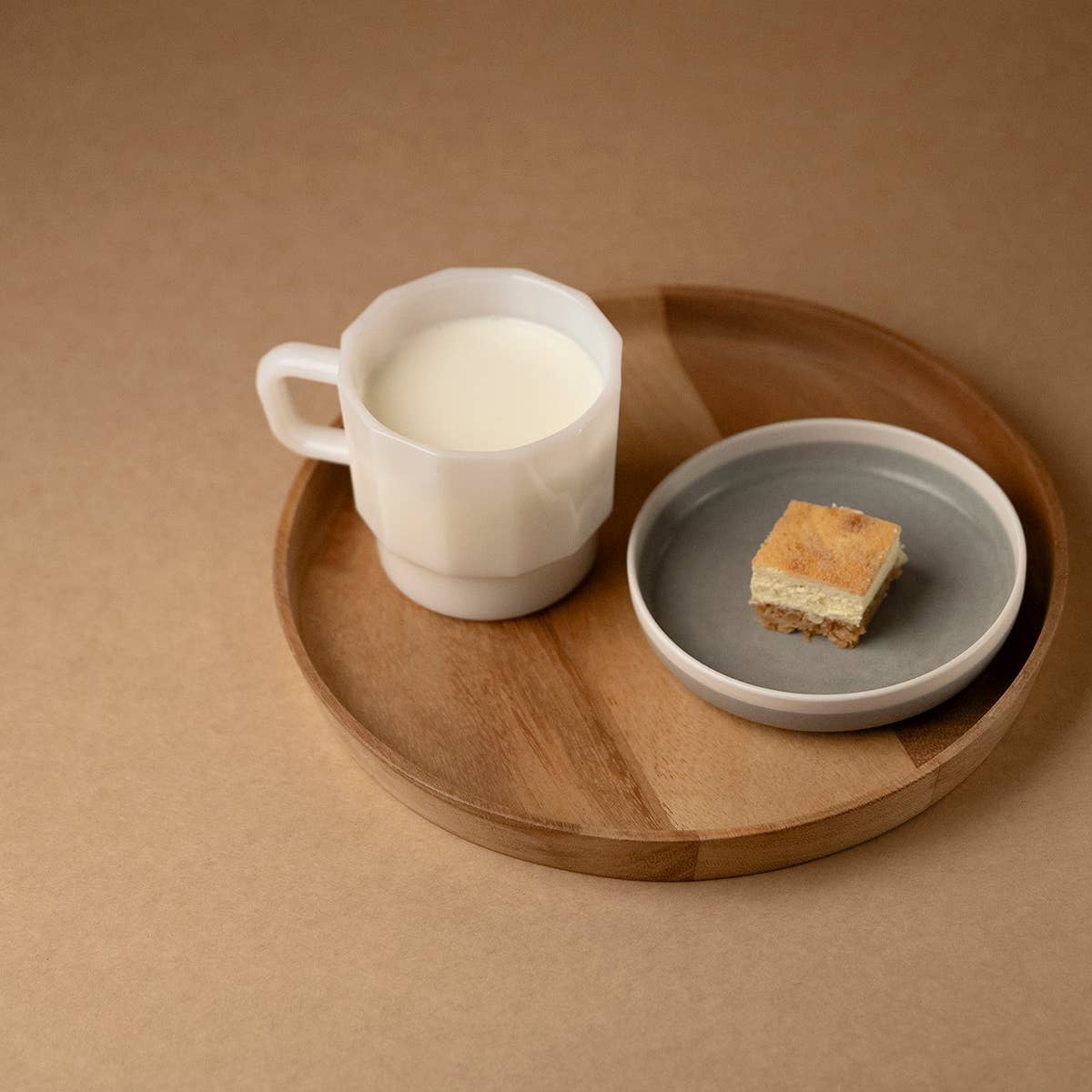 W Glass Milk - 2026 Limited Edition-DutchMills