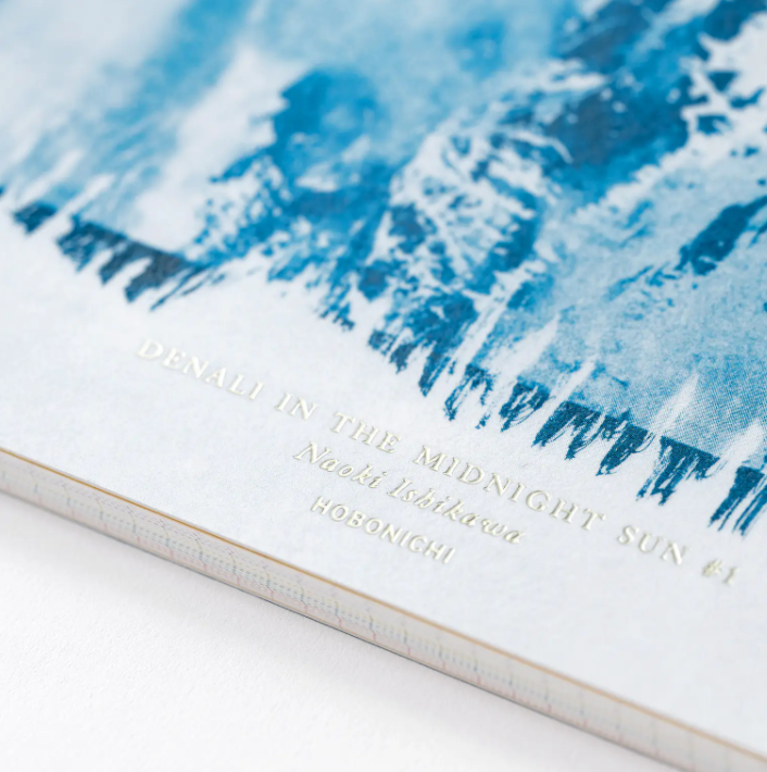 Hobonichi - Naoki Ishikawa: Hobonichi Graph Notebook (A6) - Denali in the Midnight Sun #1 - 2027-Notitieboek-DutchMills