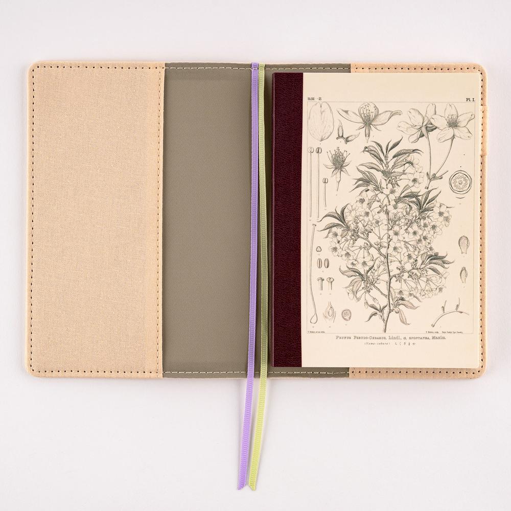 Hobonichi - Tomitaro Makino: Hobonichi Graph Notebook (A6) - Yamazakura - 2027-Notitieboek-DutchMills