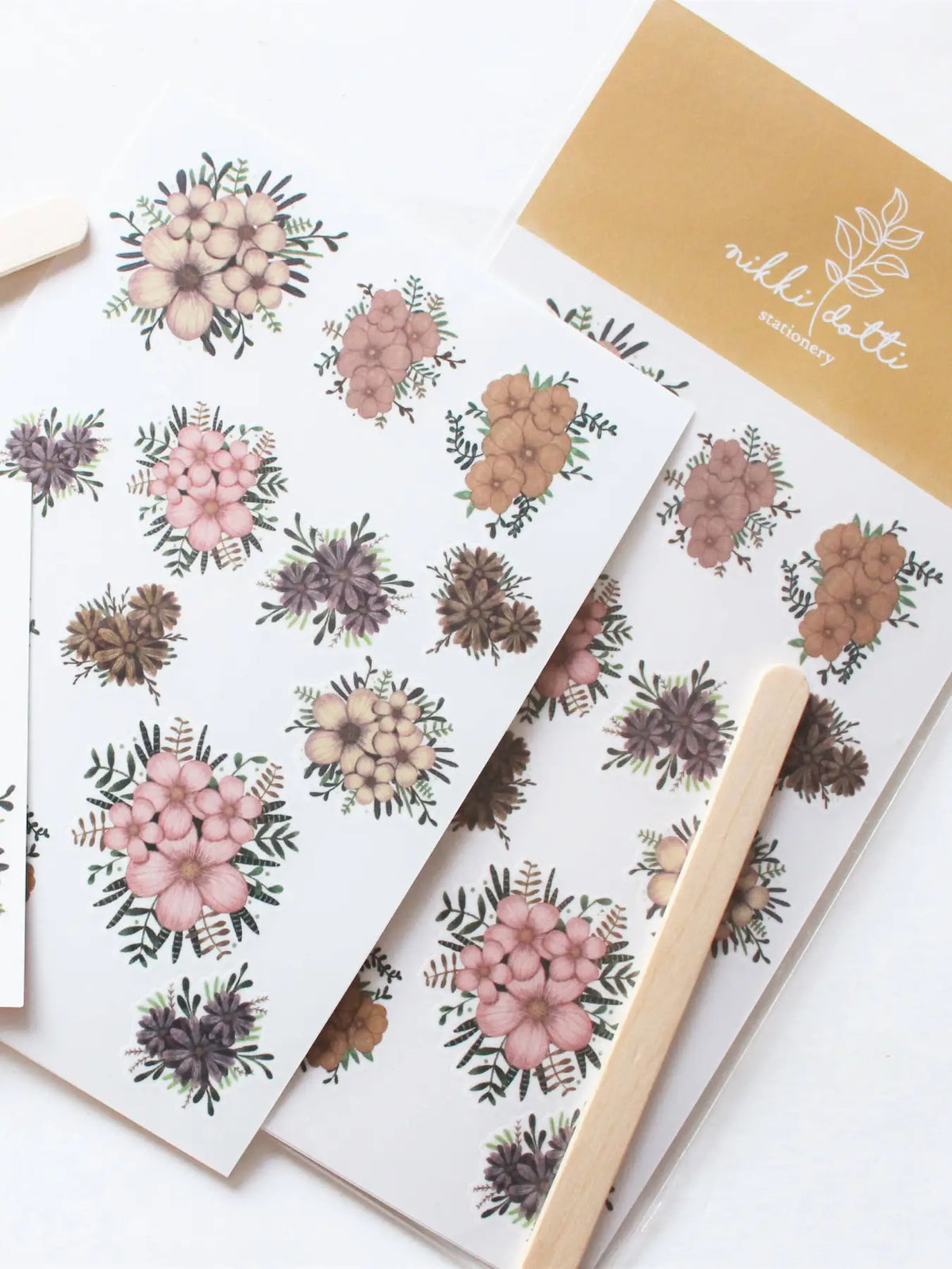 Nikki Dotti - Wrijfstickers - Bouquets-Sticker-DutchMills