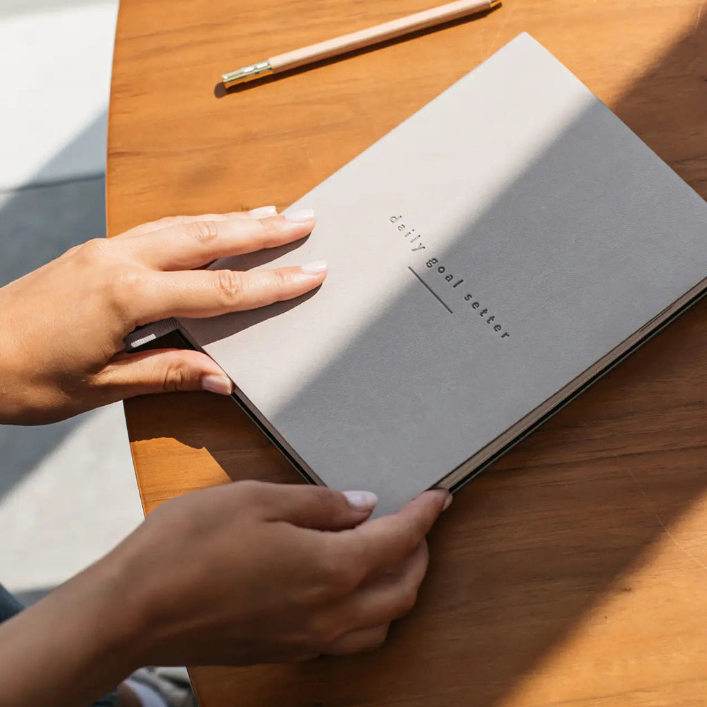 Mål Paper - Daily Goal Setter Planner - Grey-Planner-DutchMills
