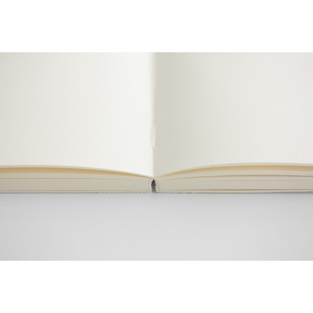 Midori - MD Notebook A6 Blank - Artist Collab Charlene Man-Notitieboek-DutchMills