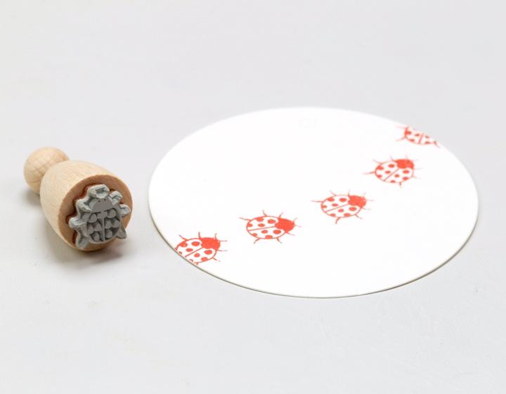 Perlenfischer - Lieveheersbeestje-Stempel-DutchMills